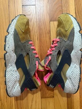 Nike Huarache Men Size 11. No box